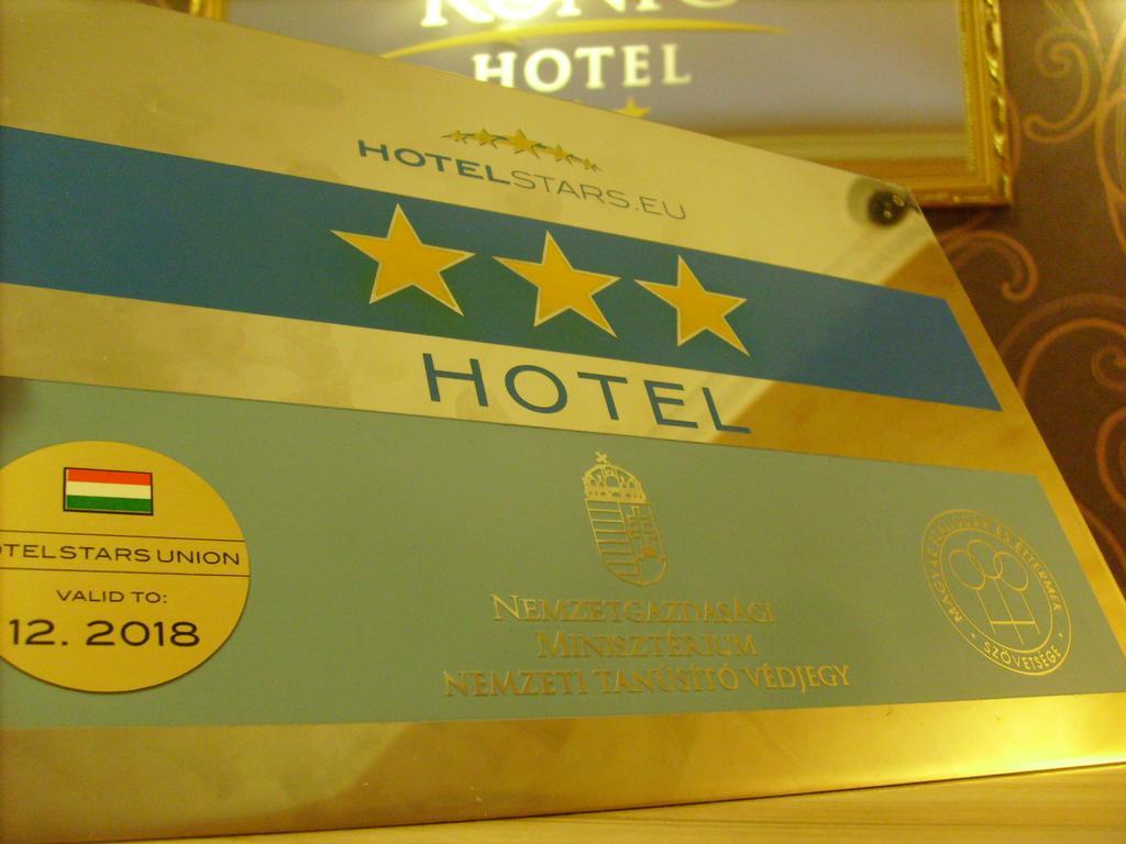 Konig Hotel Pécs Esterno foto